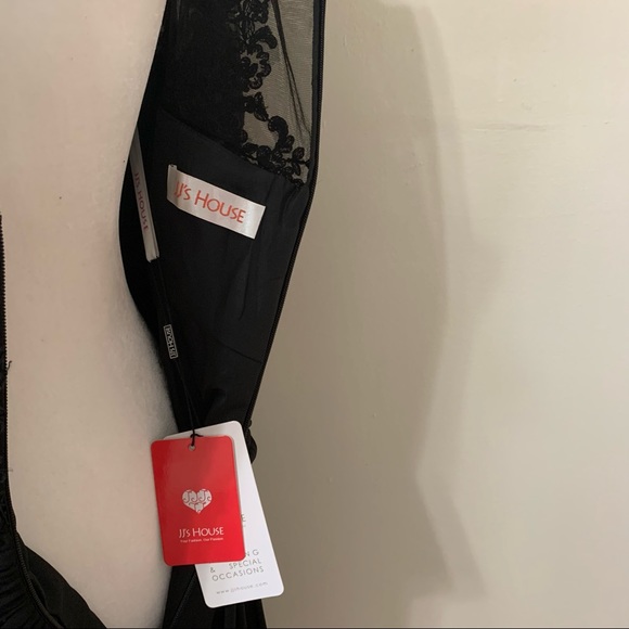 Women’s size 10. Black Dressy wedding cocktail dress . Chiffon ruching at waist. - Picture 6 of 7